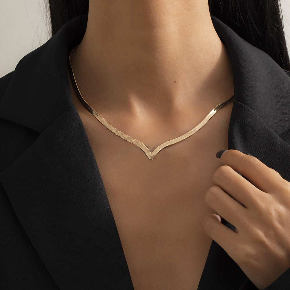 Frosty Wind Sexy Single Layer Winding Snake Bone Necklace